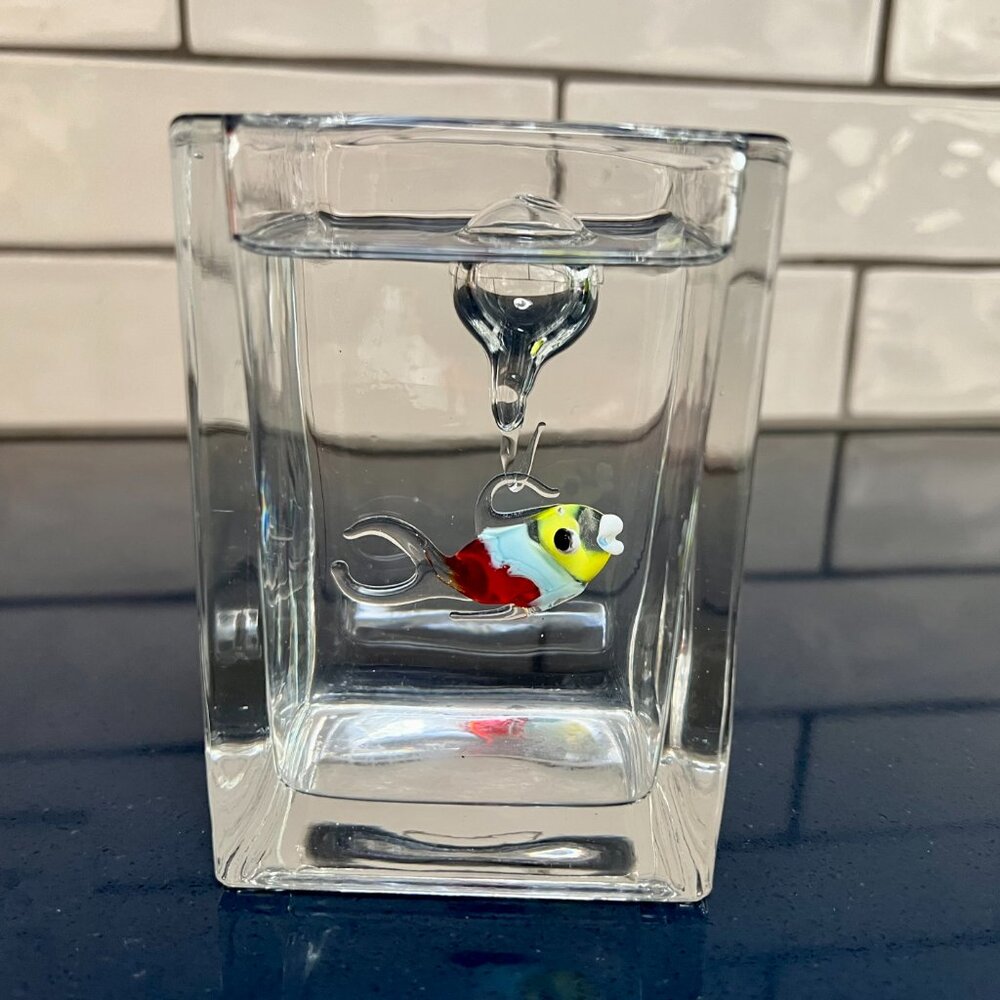 Amazing Floating Glass Fish - Picture 3 of 9